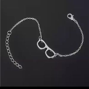 BRAND NEW ADORABLE GLASSES BRACELET